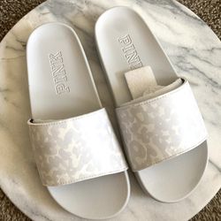 NEW Victoria Secret PINK animal Print Slides Sandals Size M-7/8 PRICE IS FIRM