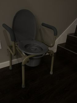 New Plastic Toilet Chair
