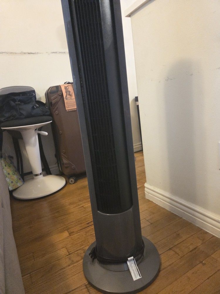 Better Homes & Gardens 40" Tall, 3-Speed Tower Fan, Internal Oscillation, Gray, New, BHS(contact info removed)BR