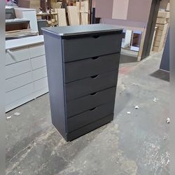 Five drawers dresser with rails
