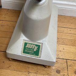 Jiffy Steamer Proline  J2 Proline Steamer Great Condition Works Great 