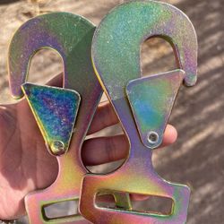 Metal Snap Hook Twisted