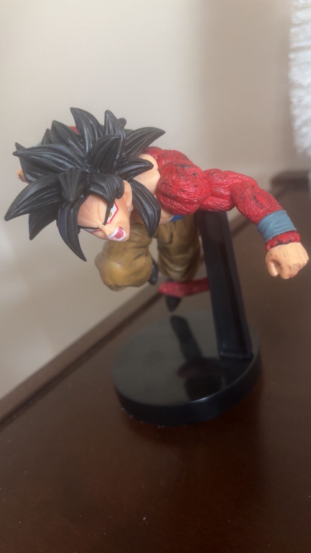 Goku (Super Saiyan 4)