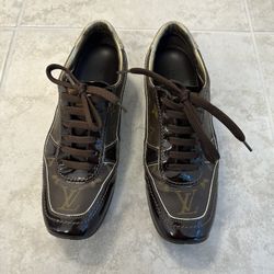 Louis Vuitton Sneakers Size 7
