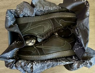 Travis Scott black phantom