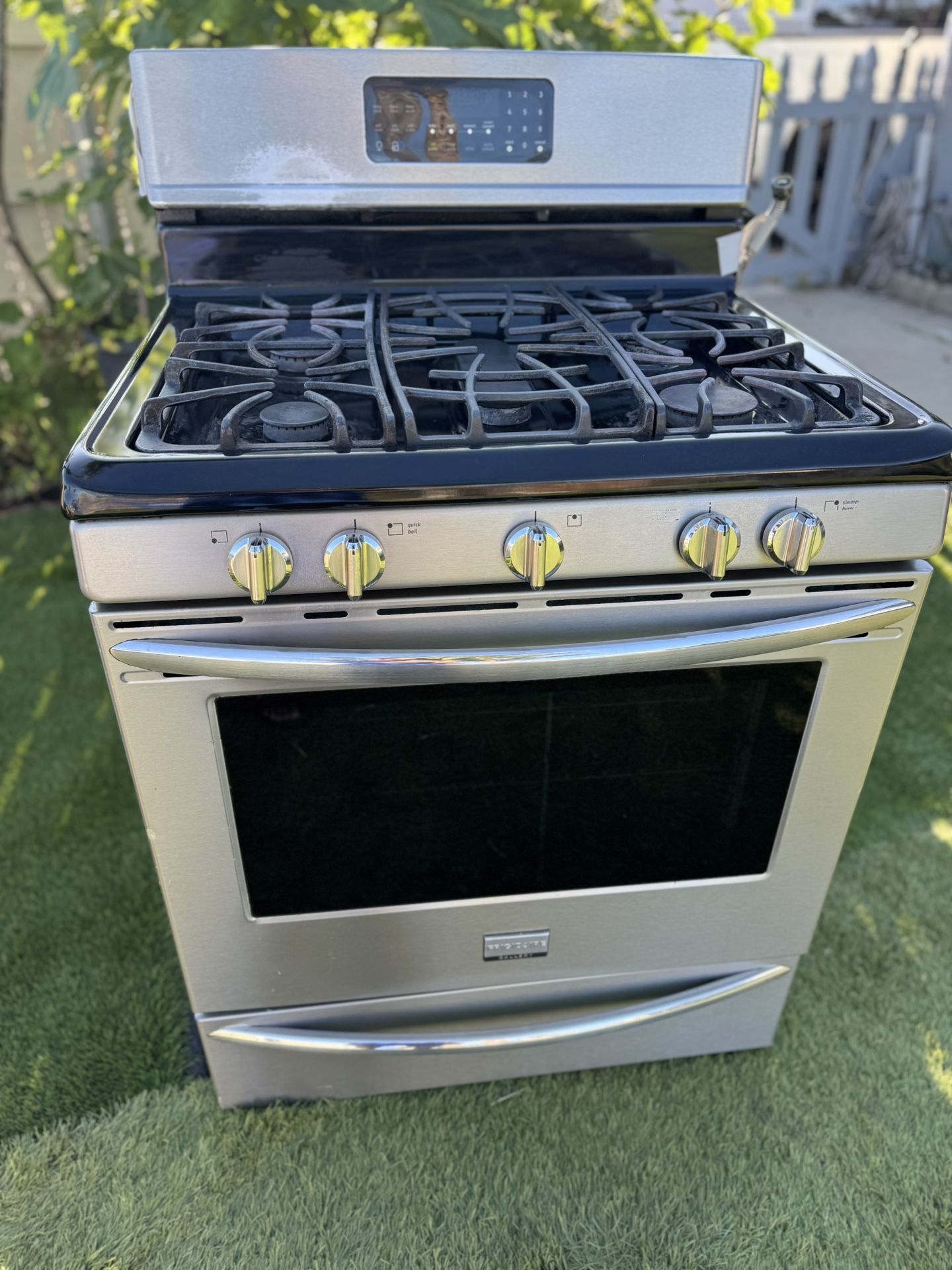Frigidaire Gallery -gas-stove