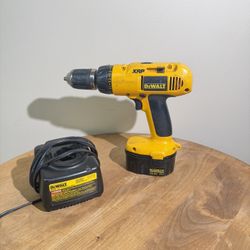 DeWalt 14.4V XRP Cordless Drill DW990 w/ Charger & Battery