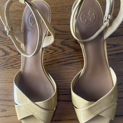 Tory Burch Size 9