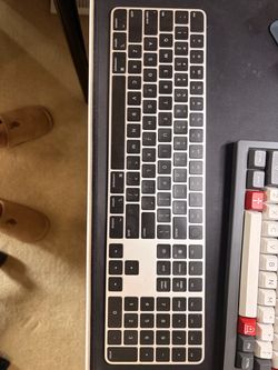 apple keyboard w touch ID