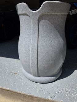45‑Gallon FCMP Outdoor Rain Barrel – Excellent Condition