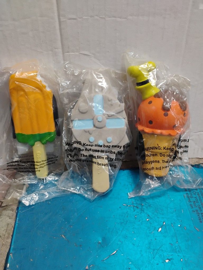 All 3 Star wars millennium falcon ice cream pop / Disney Pluto ice pop / Disney goofy ice cream latex toys