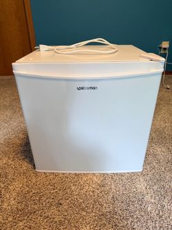 Mini fridge