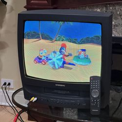 Samsung CRT - VCR Built in - 19inch -  Retro Gaming - Works Great!
