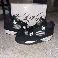 Jordan 4 White Thunders 
