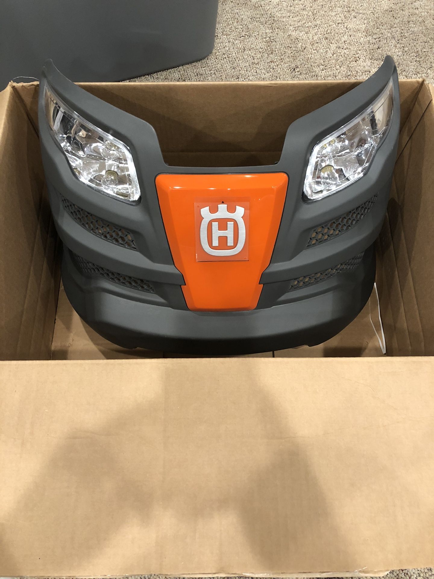 New Husqvarna Lawn Tractor Grill Part# 584439702