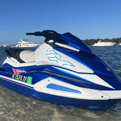 2023 Yamaha VX Jet ski only 80 hours. Title. New waterproof JBL sound system, new battery, new Spark plugs, fresh oil. Ready to have fun.
