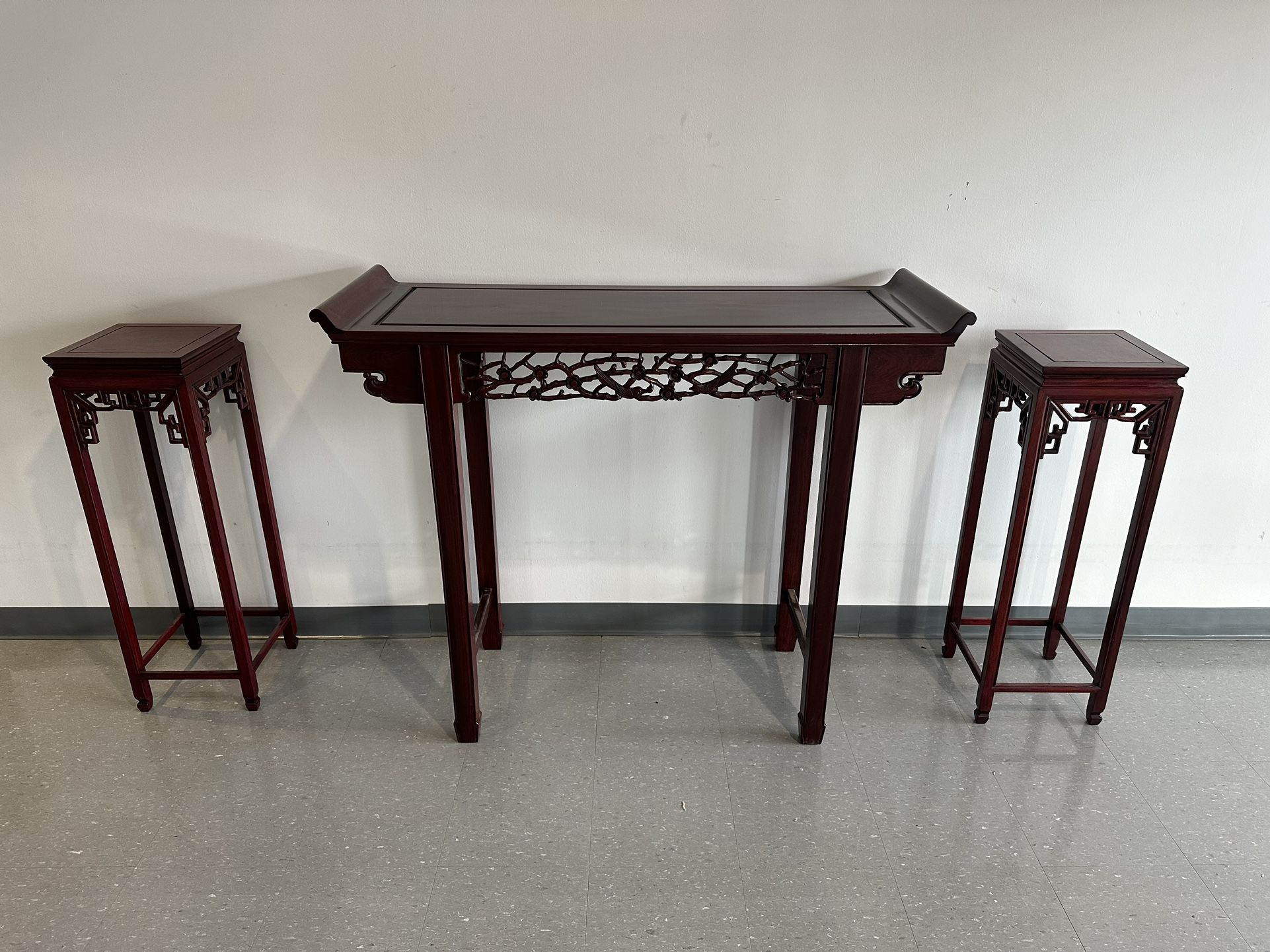 Asian Alter Table And Display Table (stand)