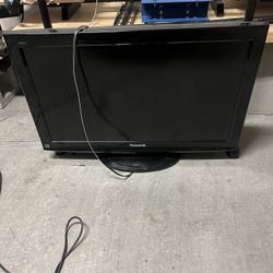 32” TVs