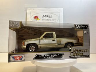 1992 GMC Sierra GT Stepside Diecast Model Truck in 1/24 Scale by Motormax, NIB