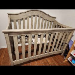 Farmhouse 6-in-1 Convertible Crib