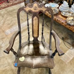 Antique rocking chair 