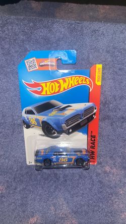 Hot Wheels HW Race Track Stars Die-Cast Car