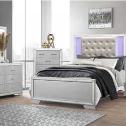 New Queen Bedroom Set 4 Piece