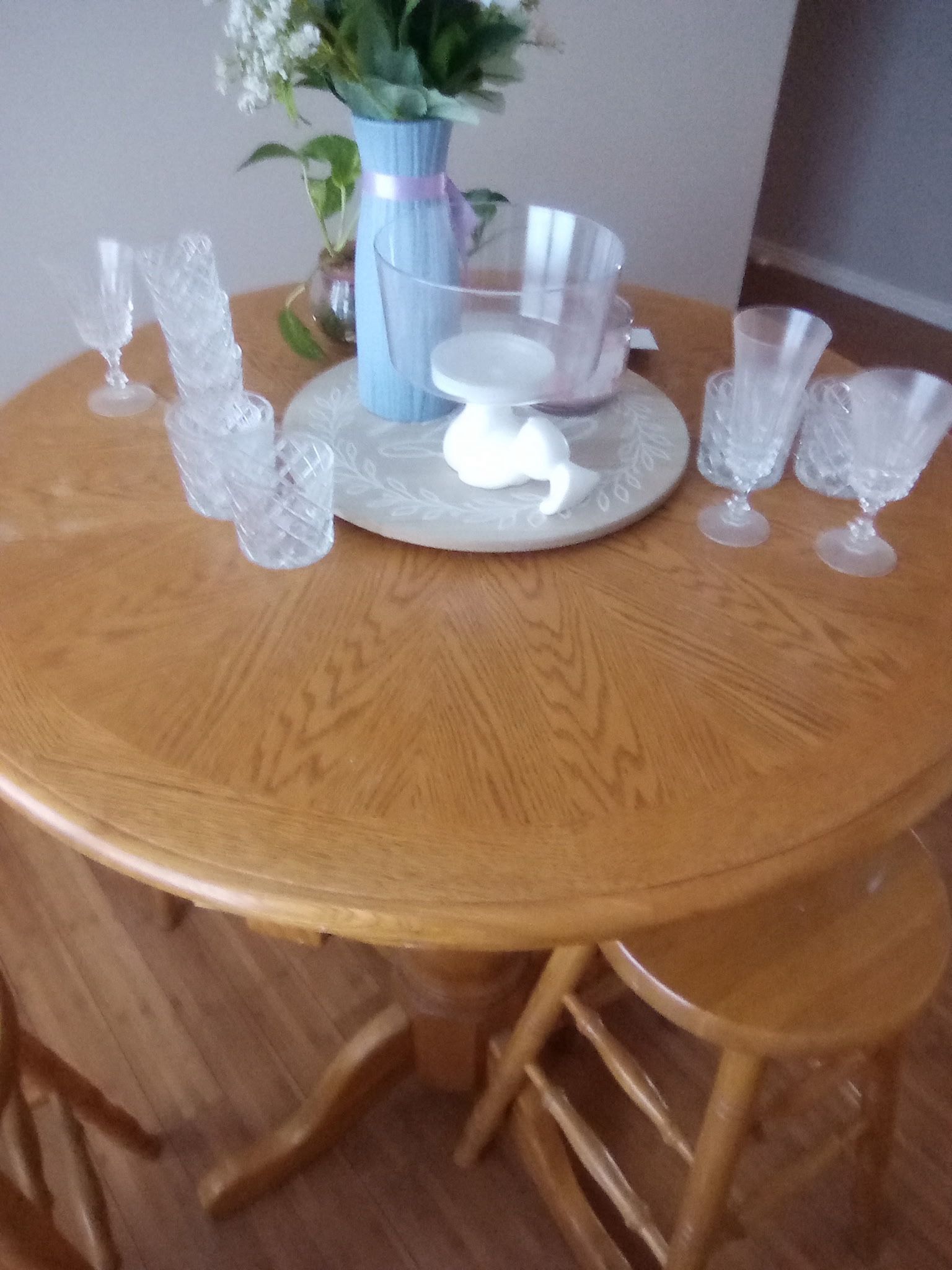Table With 4 Chairs