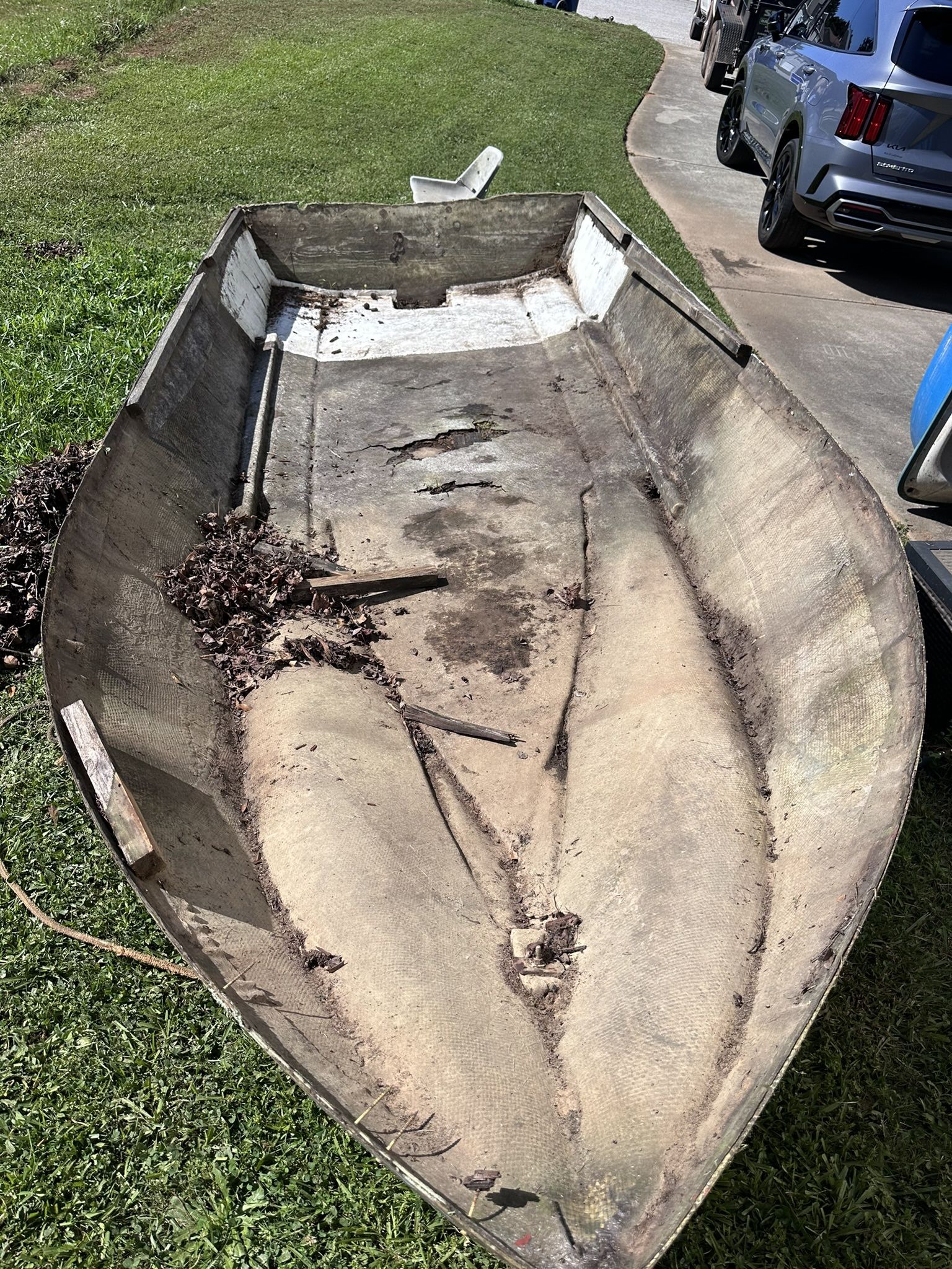 14’ Fiberglass Tri Hull Boat. If it’s posted, it’s available.