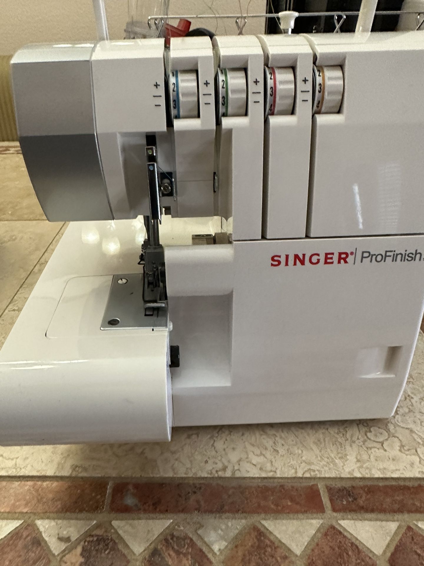 Singer Pro Finish Serger