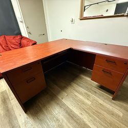 L Shape Desk w/ Drawers and Keyboard Tray