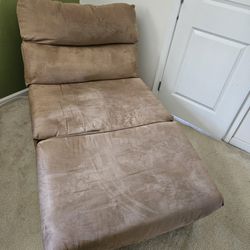  Chaise Lounge