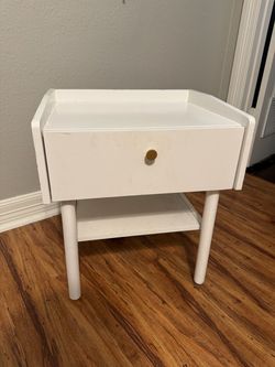 White Nightstand with Drawer and Shelf