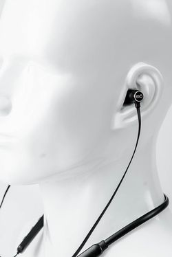 Headphones - Earbuds - Bluetooth