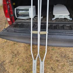 Crutches 