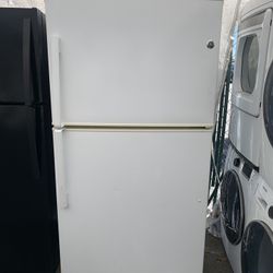 Refurbished Refrigerator- Best Deal Or Make Us An Offer!