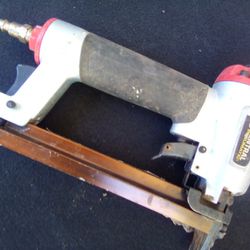 Auto Shop Tools, Paint Gun (New), Hammer Tacker, Upholstery Air Gun