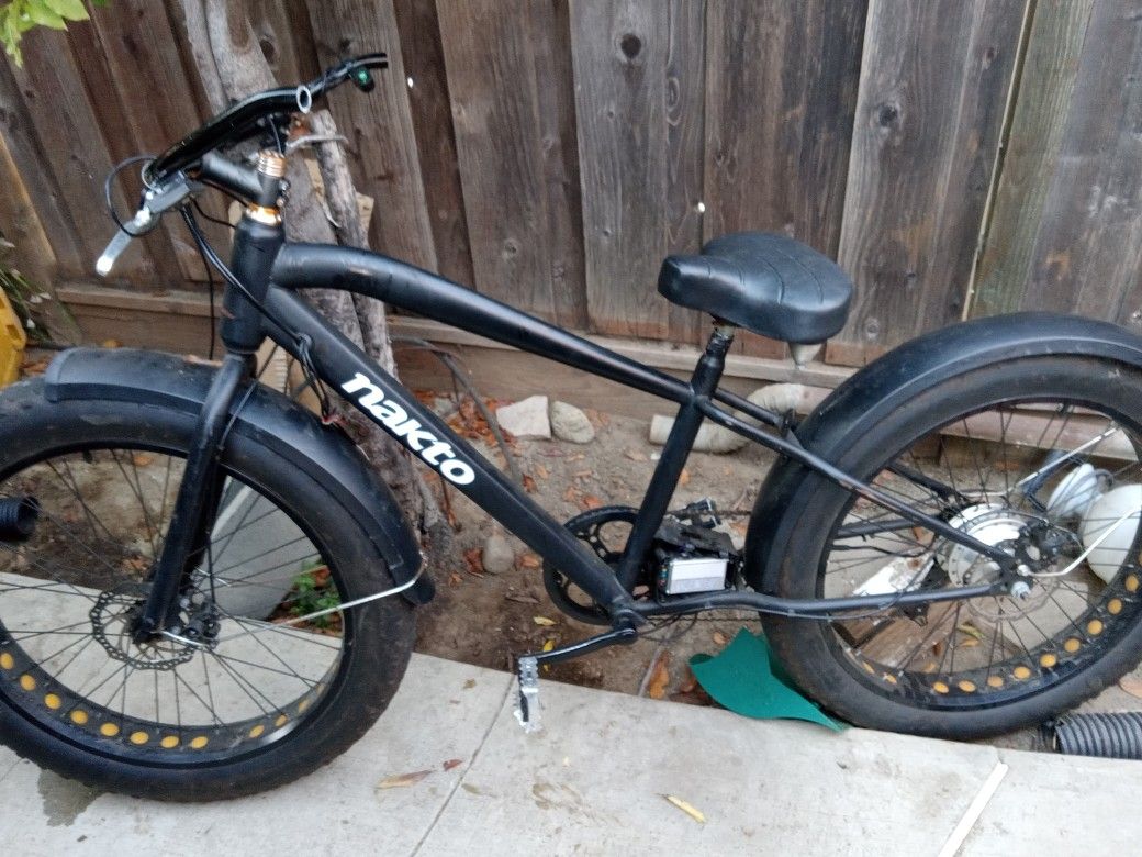 NAKTO FAT TIRE ELECTRIC BIKE F6