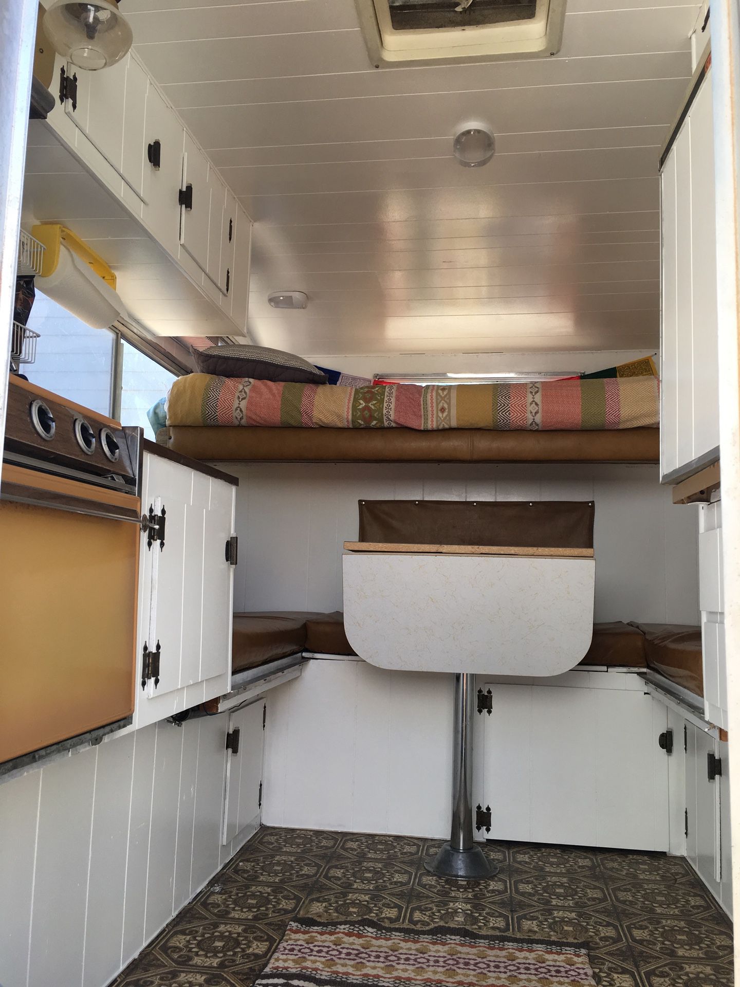 Updated 1970s Slide-in Camper with Hydraulic Jacks, Sink, Stove, Fridge, and Lights! Can sleep 4.