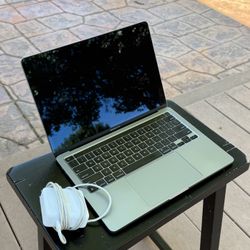 2022 13-inch MacBook Pro (Excellent Condition)