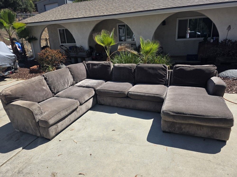Comfy Large Light Grey Sectional From Jeromes