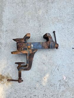 2 1/2" Stanley vintage vise.
