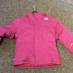 Northface Pink Winter Coat with removable hood. Like new. Girls size large 14-16