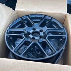 Gloss Black Multi-Spoke Wheels 