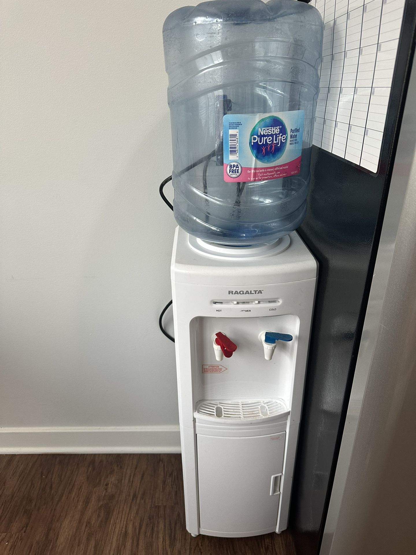 Water dispenser and 2 Bottles