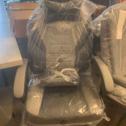 Gaming Chair with Footrest and Massage 400lb Weight Capacity, Big and Tall Gaming Chair for Adults, Ergonomic Heavy Duty Gaming Chair with Large Size 