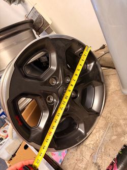 Dark Gray 5-Spoke Alloy Wheel