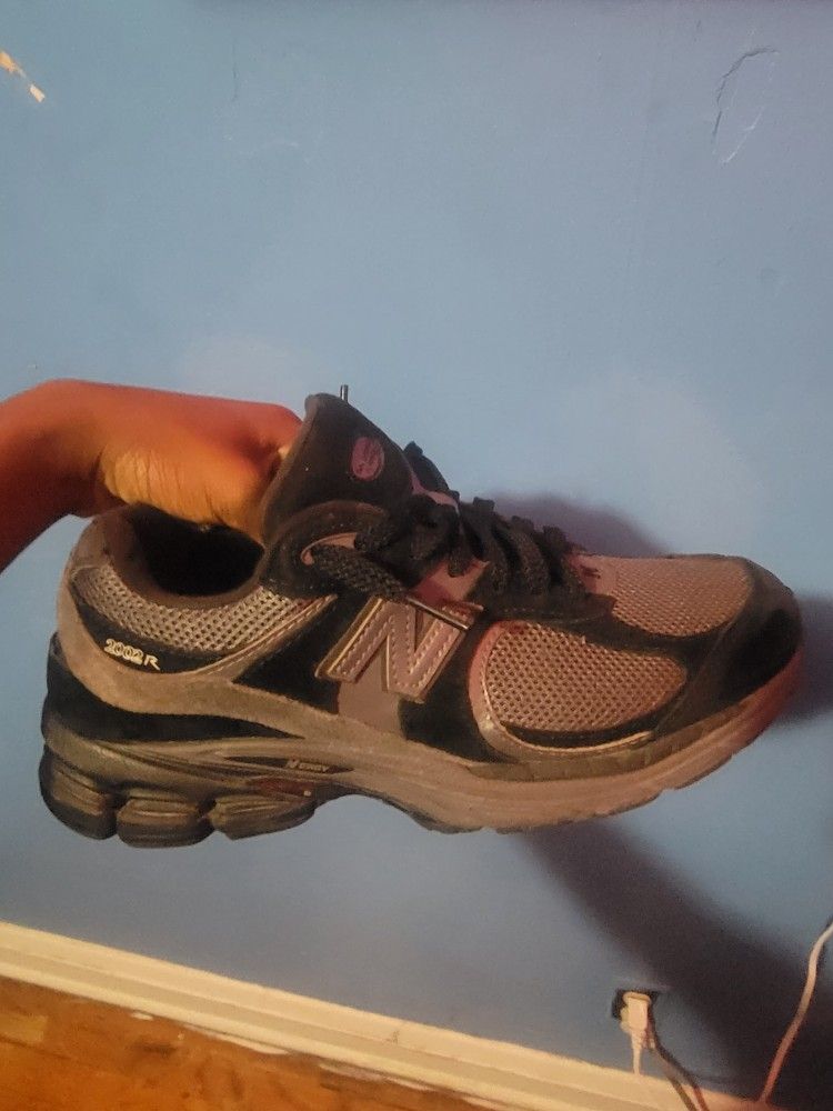 New Balance 2002R