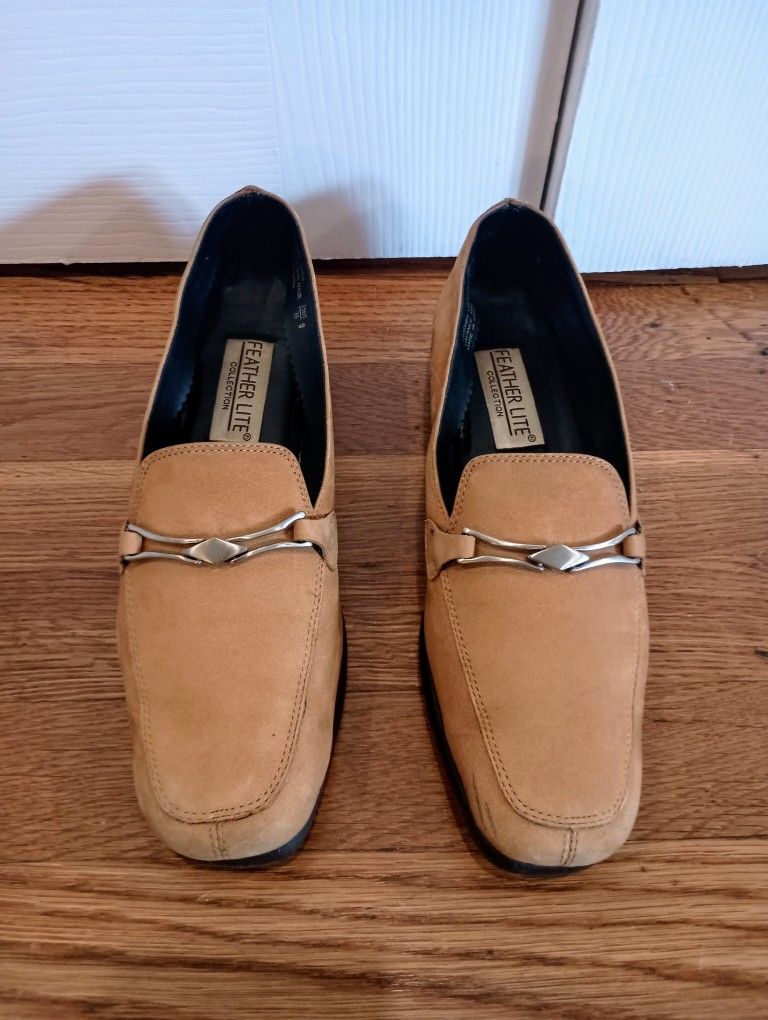 Size 9 Tan Suede Loafers