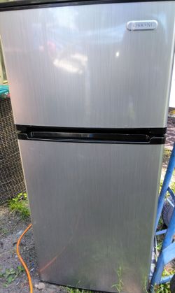 Vissani 2 door refrigerator